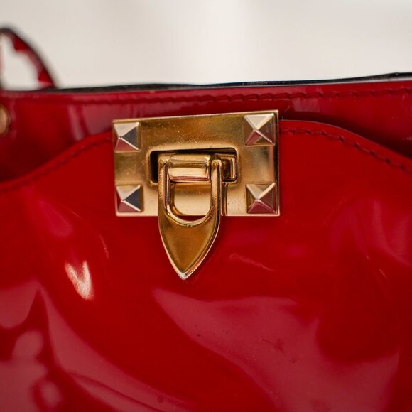 24HOUR PRICE DROP
Valentino Patent Red Leather Rockstud Trapeze Medium Tote Bag - Picture 5 of 13
